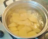 Foto del paso 3 de la receta Crema de champiñones con brocheta de marisco
