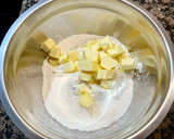 Foto del paso 3 de la receta: Pastel rústico de mantequilla con manzanas