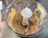Une image de l'étape 2 de Sauce salade aux anchois, moutarde de Dijon et ail mariné.