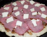 Foto del paso 5 de la receta: Pizza pastrami con cebollas caramelizadas