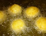 صورة لخطوة 5 من وصفة كرات البطاطا المقرمشة المحشية بالجبنة 😍😍 😋
