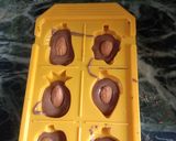 A picture of step 4 of Almond chocolate candy.