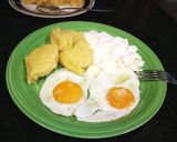 Foto del paso 5 de la receta: Huevos fritos con queso griego y masa de maíz - plato único