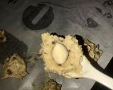A picture of step 4 of Chocolate and white Cookies with marshmallows.