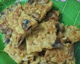 Foto langkah ke 3 dari resep Omlet mie jamur #sederhana.