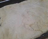 Foto del paso 5 de la receta: Pizza 2 sabores: huevo duro, olivas negras y 4 quesos con olivas verdes
