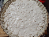 Tarta de pollo con queso crema y tapas de semillas