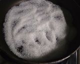 Foto langkah ke 4 dari resep Pisang Pasir Saos Karamel.