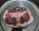 Foto langkah ke 1 dari resep Sop Buntut Lembut MPASI 1+.