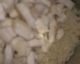 A picture of step 1 of Steamed Rice Dumpling (undi).