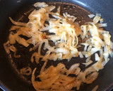 Foto del paso 3 de la receta: Huevos estrellados 🍳