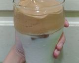 Foto langkah ke 3 dari resep Dalgona Coffee (pakai air dingin).