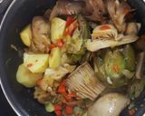 Foto del paso 5 de la receta Guiso de verduras con alcachofas y setas vegano