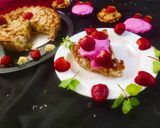 A picture of step 15 of Apple pie with strawberry cream.