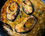 A picture of step 5 of Gongura Chepala Pulusu (Andhra style Fish Curry with Sorrel Leaves).