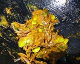 Gambar langkah 3 resipi Ikan bilis masak petai tempoyak.