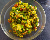 A picture of step 2 of Spring Onions with Tomato.