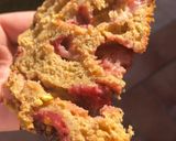 Foto del passaggio 6 della ricetta Plum-cake light senza glutine alle fragole con granella di pistacchio e gocce di cioccolato