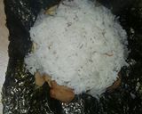 Foto langkah ke 3 dari resep Egg Sausage Onigirazu.