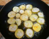 A picture of step 2 of Raw Banana Tawafry.