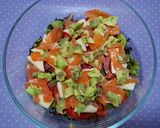 Foto del paso 3 de la receta: Ensalada de salmón, sucedáneo de caviar, aguacate y queso