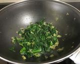 Foto del paso 2 de la receta: Espaguetis integrales con espinacas a la crema ligera