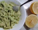Foto del paso 11 de la receta Ensalada de aguacates con gambas y salsa rosa