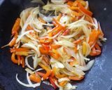 Foto del paso 3 de la receta: Revuelto gramajo como me lo enseñó mi mamá