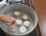 Foto langkah ke 7 dari resep Bolu kukus mekar tanpa soda.