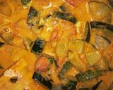 Tejfölös-fűszeres cukkini pörkölt recept fázis 6 fotója
