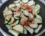 Foto del paso 1 de la receta: Pastel de atún y calabacín en Olla GM