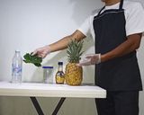 Foto del paso 1 de la receta: Bebida de piña/chaya con agua mineral