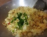 Foto langkah ke 6 dari resep Nasi goreng sosis.