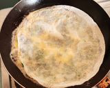Foto langkah ke 3 dari resep Martabak telur daun kari.