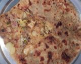 A picture of step 4 of Aloo Paratha.