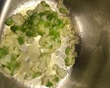 Foto del paso 3 de la receta: Guiso de garbanzos con gambones