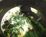 Foto del paso 2 de la receta: Hojaldre de mar y tierra