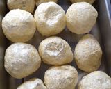 A picture of step 1 of Steamed Beancurd Ball with Minced Fish and Tofu.