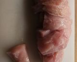 Baconbe tekert, zöldfűszeres, sajtszószos csirkemell recept fázis 1 fotója
