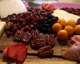 Foto del paso 3 de la receta: Tabla de quesos y embutidos