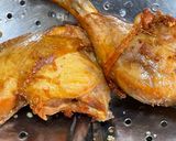 Foto langkah ke 2 dari resep Ayam Goreng Kremes.