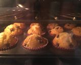 Foto del paso 3 de la receta: Magdalenas con pepitas de chocolate con o sin azúcar