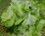 Hình bước làm 1 của món Xà lách Carol trộn thịt xông khói