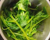 A picture of step 2 of Palak tofu paratha.