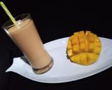A picture of step 4 of Mango strawberry yogurt smoothie.
