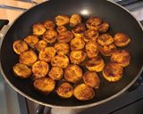 Une image de l'étape 5 de Bananes plantain aux épices cajun.