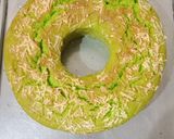 Foto langkah ke 7 dari resep Bolu tape panggang keju pandan.