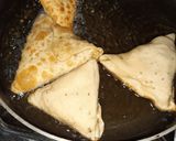 A picture of step 8 of Paneer cheesy parcel.