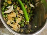 तुरीच्या दाण्याची आमटी (Turichya Danyachi Amti Recipe In Marathi)