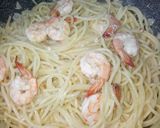Hình bước làm 4 của món Mì Ý Tôm Sốt Kem Phô Mai (Creamy Shrimp Pasta)